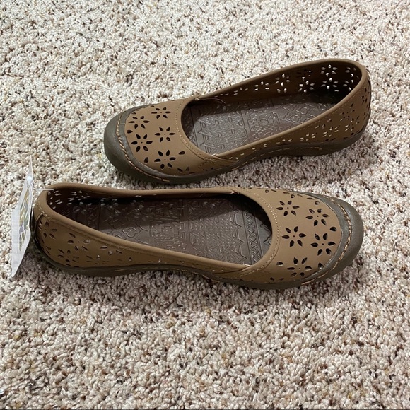 NWT. The Original Muk Luks - Picture 10 of 13